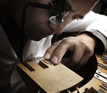 百达翡丽售后维修点查询（百达翡丽表壳裂痕）