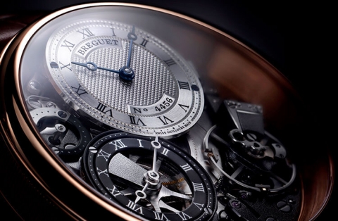 百达翡丽手表维修费用价目表（百达翡丽更换发条）