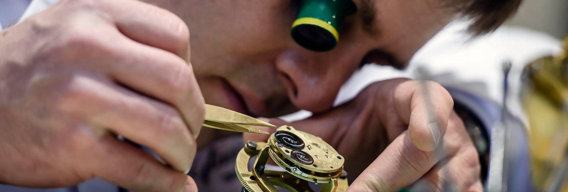 百达翡丽售后维修服务中心（百达翡丽更换表带）